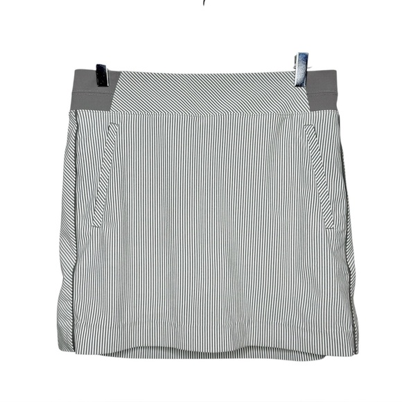 Athleta Dresses & Skirts - Athleta Brooklyn Featherweight Gray Striped Women’s Athletic Tennis Skort Sz 8